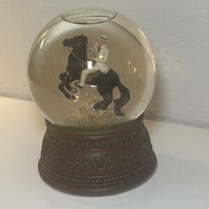 Gone with the Wind Musical Snow Globe San Francisco Music Box Rhett Butler Horse